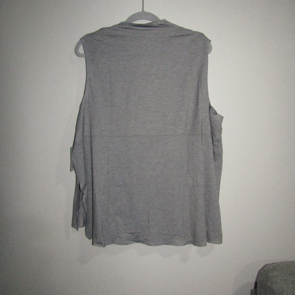 Plus Size FLX Mockneck Tank - Picture 4 of 5
